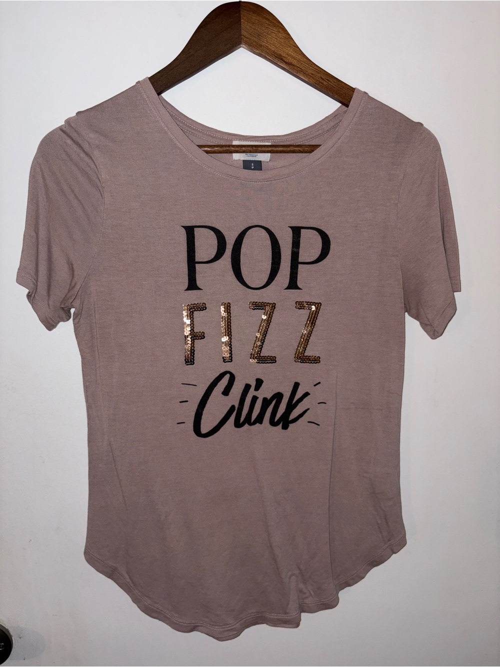 Old Navy Mauve Short Sleeve 'POP FIZZ Clink' Sequin Graphic Tee